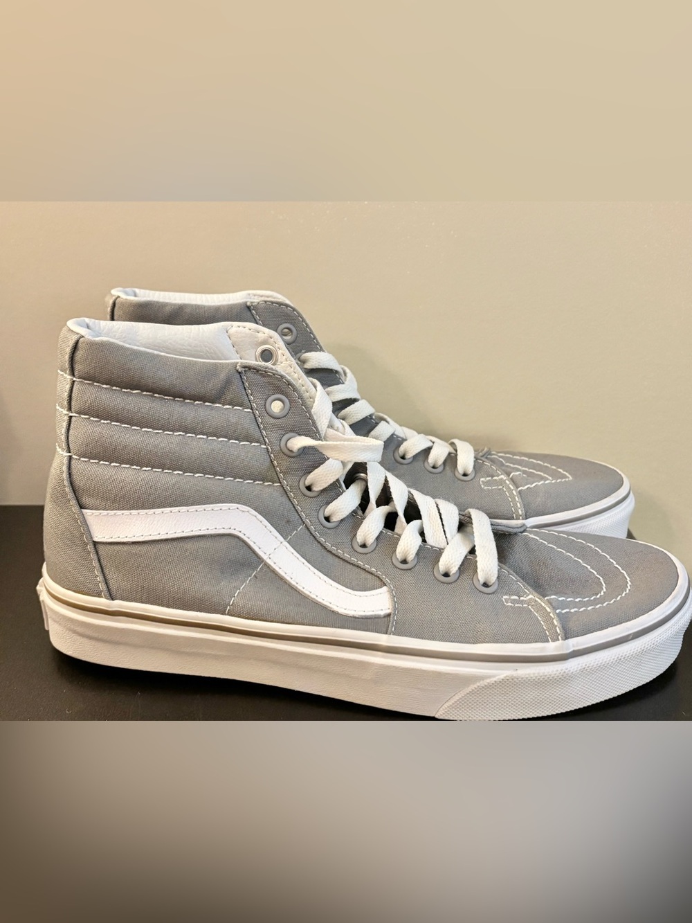 Vans men size 7, women size 8.5